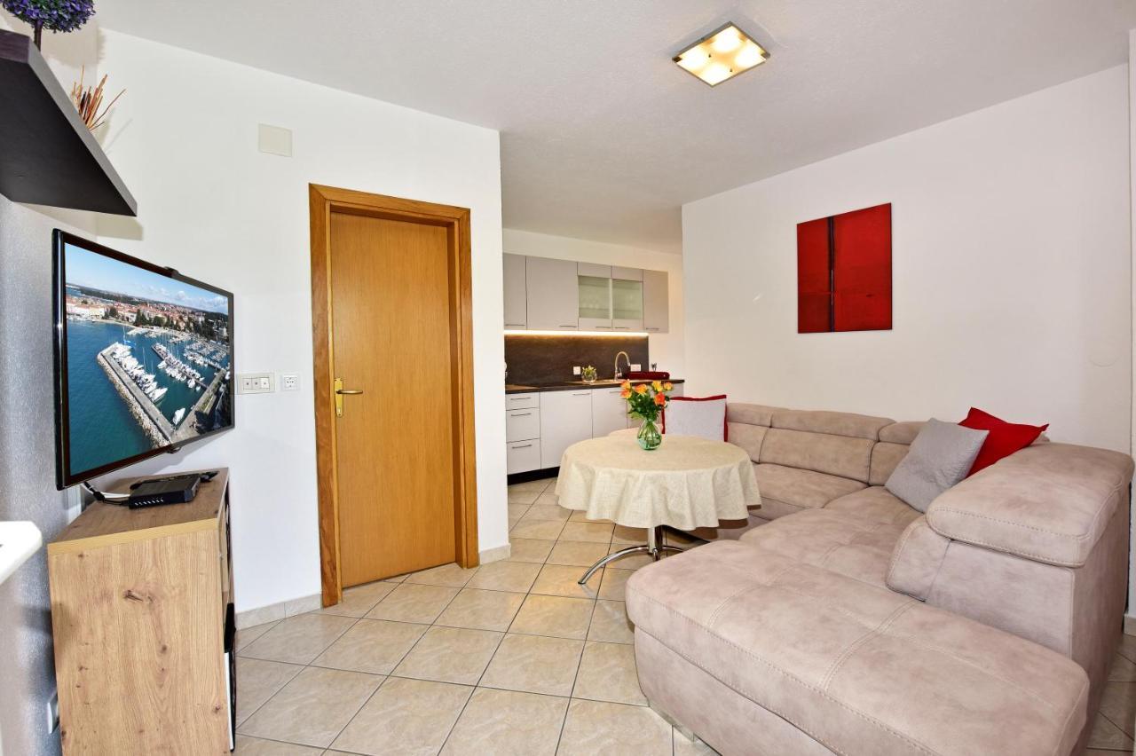 Apartments Elin Sofia Пореч Екстер'єр фото